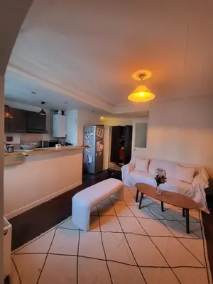 Cuisine ou kitchenette dans l'établissement Charmant 61 m2 bas Montmartre