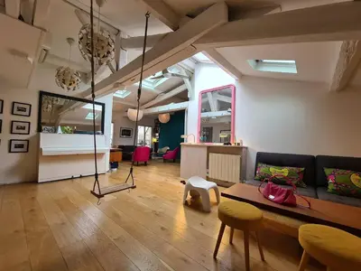 Cuisine ou kitchenette dans l'établissement Appartement parisien en bas de Montmatre