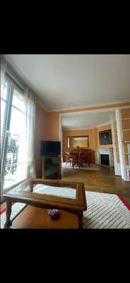 Cuisine ou kitchenette dans l'établissement Appartement avec Terrasse 14 ème