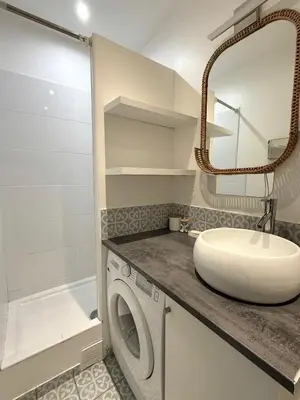 Salle de bains dans l'établissement Appartement T2 cooconing, Paris 11ème