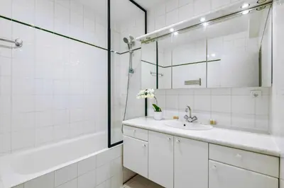 Salle de bains dans l'établissement Amazing Apt 3BDR near The Eiffel Tower