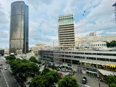 Vue générale sur Paris ou vue de la ville depuis l'appartement