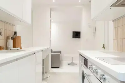 Cuisine ou kitchenette dans l'établissement Résidence Greffulhe
