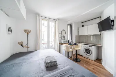Cuisine ou kitchenette dans l'établissement Paris studio Rue Daguerre - Quiet & welcoming & well connected