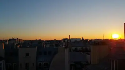 Lever ou coucher de soleil vu de l'appartement ou à proximité