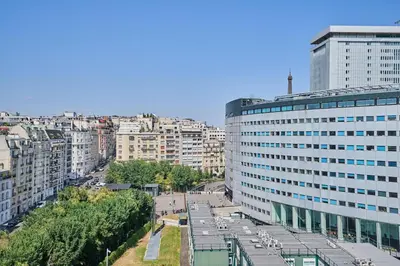 Vue générale sur Paris ou vue de la ville depuis l'appartement