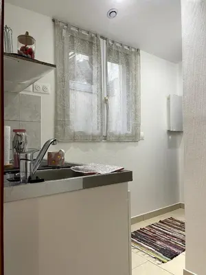 Cuisine ou kitchenette dans l'établissement Chez Zaynou