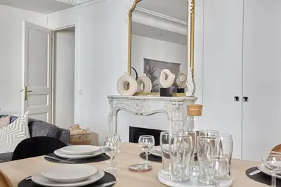 Plan de l'établissement Sublime appartement Champs Elysées