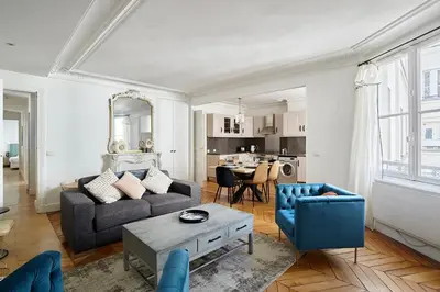 Cuisine ou kitchenette dans l'établissement Sublime appartement Champs Elysées