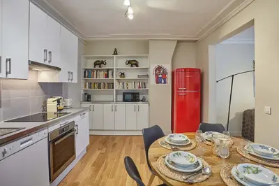 Cuisine ou kitchenette dans l'établissement Apartment 2 bedrooms Center of Paris