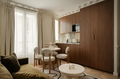 Cuisine ou kitchenette dans l'établissement Léon Hôtel
