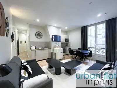 Télévision ou salle de divertissement dans l'établissement Urban Flat 62 - Beautiful Apartment Mermoz Champs-Elysees