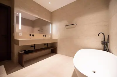 Salle de bains dans l'établissement Luxury and charm in heart of Place des Vosges
