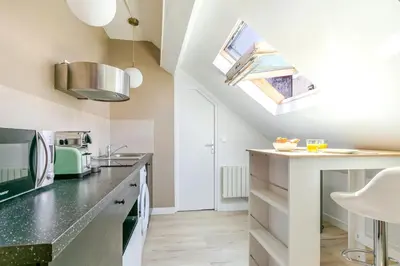 Cuisine ou kitchenette dans l'établissement Appartement Gare de Lyon - Bastille lumineux