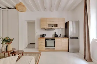 Cuisine ou kitchenette dans l'établissement Pick A Flat's Apartment in Saint-Germain des Prés - Rue Princesse