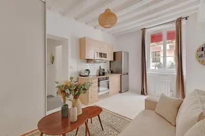 Cuisine ou kitchenette dans l'établissement Pick A Flat's Apartment in Saint-Germain des Prés - Rue Princesse