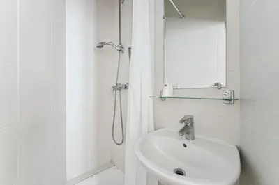 Salle de bains dans l'établissement Hotel Tolbiac