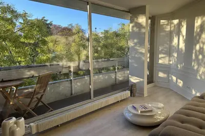 Balcon ou terrasse dans l'établissement Bright apartment in Paris with balcony