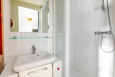 Salle de bains dans l'établissement Studio cosy pour 2 au cœur de Paris