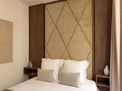 Un ou plusieurs lits dans un hébergement de l'établissement Elegant apartment - 2BR- 6P- Gare Saint Lazare, cleaning included