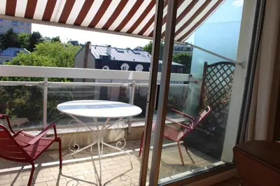 Balcon ou terrasse dans l'établissement Appartement spacieux aux portes de Paris