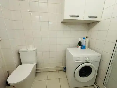 Salle de bains dans l'établissement Apart 300m to Arc de Triomphe