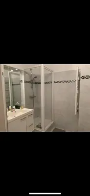 Salle de bains dans l'établissement Puteaux-La Défense, appartement haut standing