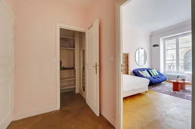 Un ou plusieurs lits dans un hébergement de l'établissement Spacious Studio - 2P 43m² - Montorgueil Louvre