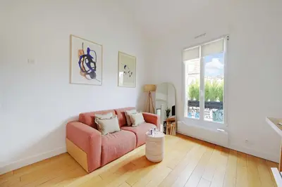 Coin salon dans l'établissement Appartement Moderne - 1BR-4P - Suresnes