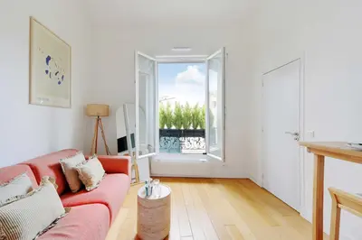 Coin salon dans l'établissement Appartement Moderne - 1BR-4P - Suresnes