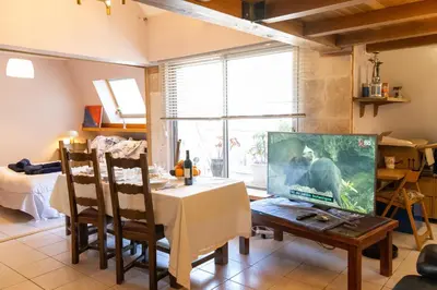 Télévision ou salle de divertissement dans l'établissement Architect Flat Butte aux Cailles Paris 13 3 Bedrooms