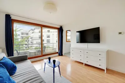 Télévision ou salle de divertissement dans l'établissement Modern studio - 2P - Levallois-Perret