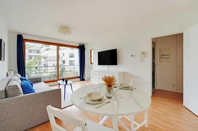 Télévision ou salle de divertissement dans l'établissement Modern studio - 2P - Levallois-Perret