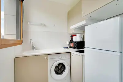Cuisine ou kitchenette dans l'établissement Modern studio - 2P - Levallois-Perret