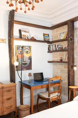 Télévision ou salle de divertissement dans l'établissement Montmartre Soulful stay Paris