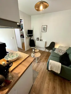 Coin salon dans l'établissement Appartement niché au cœur de Montmartre