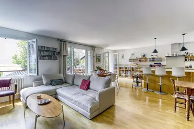 Coin salon dans l'établissement Appartement Daviel avec sa belle terrasse - Welkeys