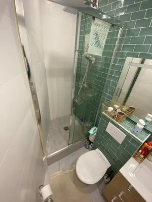 Salle de bains dans l'établissement Paris confort