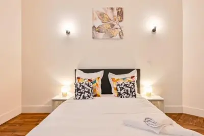 Un ou plusieurs lits dans un hébergement de l'établissement Elegant appartement 3 chambres, 3 salles de bain- Double séjour- Paris 16e- Calme et standing