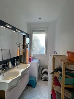 Cuisine ou kitchenette dans l'établissement Your home at the Luxembourg garden