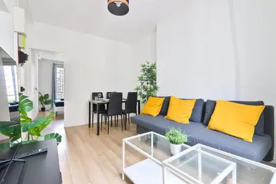 Plan de l'établissement Heart of Paris 1BR-6P Tour Eiffel Free Netflix