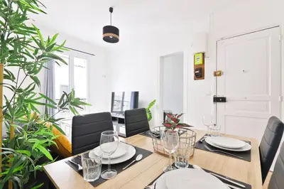 Plan de l'établissement Heart of Paris 1BR-6P Tour Eiffel Free Netflix