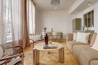 Coin salon dans l'établissement La suite de luxe Saint Germain