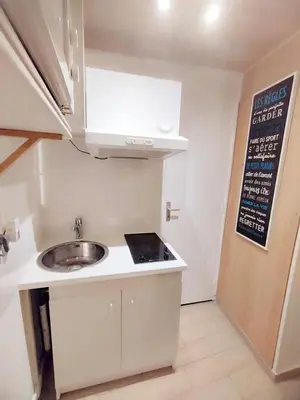 Cuisine ou kitchenette dans l'établissement Studio cosy Paris Centre