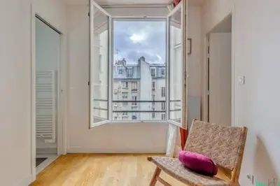 Coin salon dans l'établissement Folie Regnault 3 - LB - Bright flat near Bastille for 2p