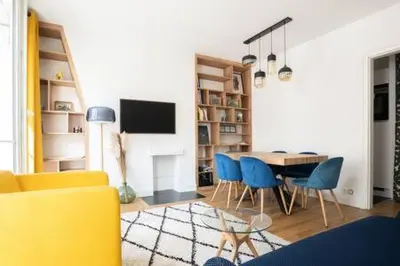 Télévision ou salle de divertissement dans l'établissement Dumoncel - KP - Chic and cozy apt in the 14th arrondissement