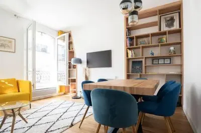 Télévision ou salle de divertissement dans l'établissement Dumoncel - KP - Chic and cozy apt in the 14th arrondissement