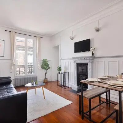 63 m2 Apartment Parisian charm ideal for work and relaxation