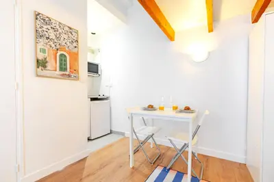 Cuisine ou kitchenette dans l'établissement Studio cool avec mezzanine 17ème arrondissement