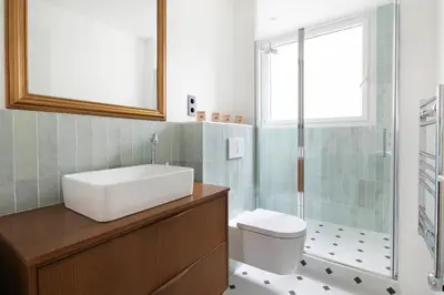 Salle de bains dans l'établissement Bright & Chic apartment Near Porte Maillot - 4P